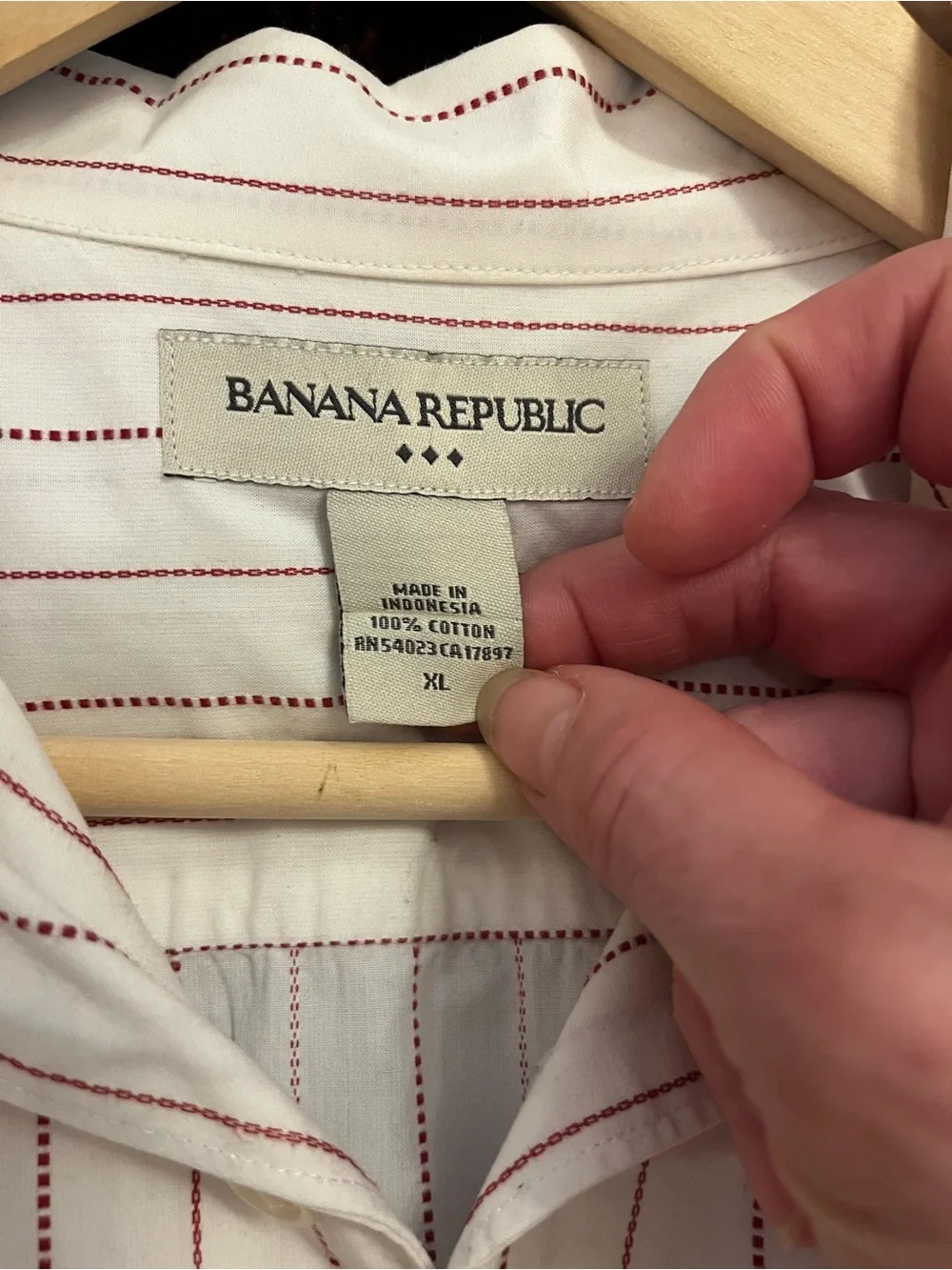 Banana Republic Short-Sleeve White Camp Shirt with Red Pinstripes-sz XL